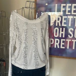 Beautiful boatneck sequined long sleeve top